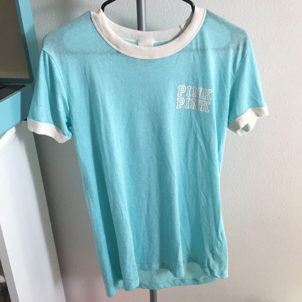 pink t-shirt